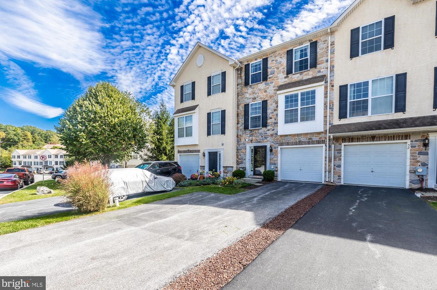 50 Lukens Mill Dr, Coatesville, PA 19320