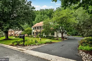 223 Cheshire Cir, West Chester, PA 19380 - Photo 4