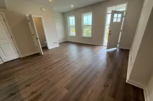 733 Platinum Dr, Phoenixville, PA 19460 - Photo 2