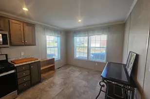 98 Erica Cir, Honey Brook, PA 19344 - Photo 6