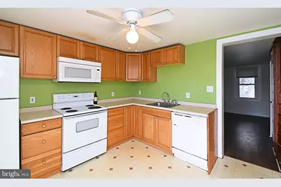 2 E High Street, Phoenixville, PA 19460 - Photo 14