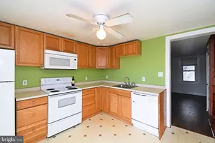 2 E High St, Phoenixville, PA 19460 - Photo 14