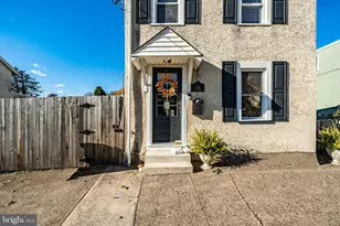 226 Green St, Phoenixville, PA 19460 - Photo 2