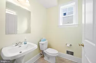 321 Franklin Ave, Phoenixville, PA 19460 - Photo 16