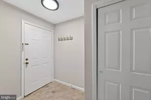 933 Washington Pl, Chesterbrook, PA 19087 - Photo 2