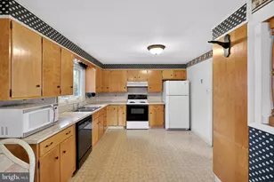 17 Penn St, Coatesville, PA 19320 - Photo 10