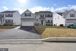110 Petrelia Dr, Honey Brook, PA 19344 - Photo 2