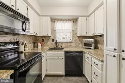 534 Lancaster Court, Downingtown, PA 19335 - Photo 2