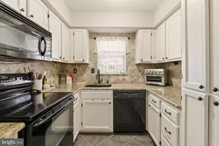 534 Lancaster Ct, Downingtown, PA 19335 - Photo 2