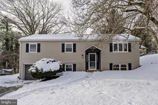 310 Buchanan Dr, Coatesville, PA 19320 - Photo 2