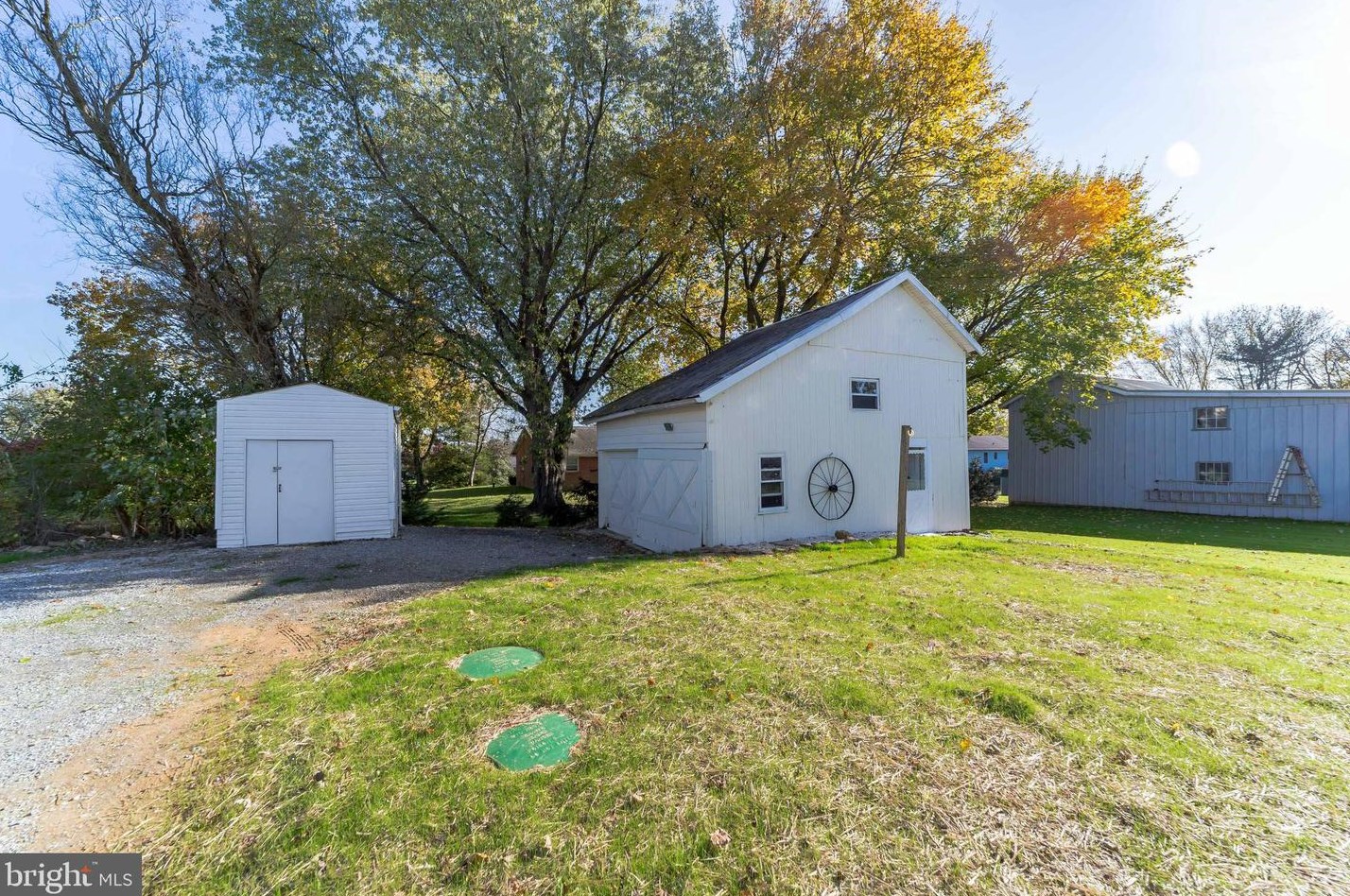 192 Old Limestone Rd, Oxford PA  19363-1053 exterior