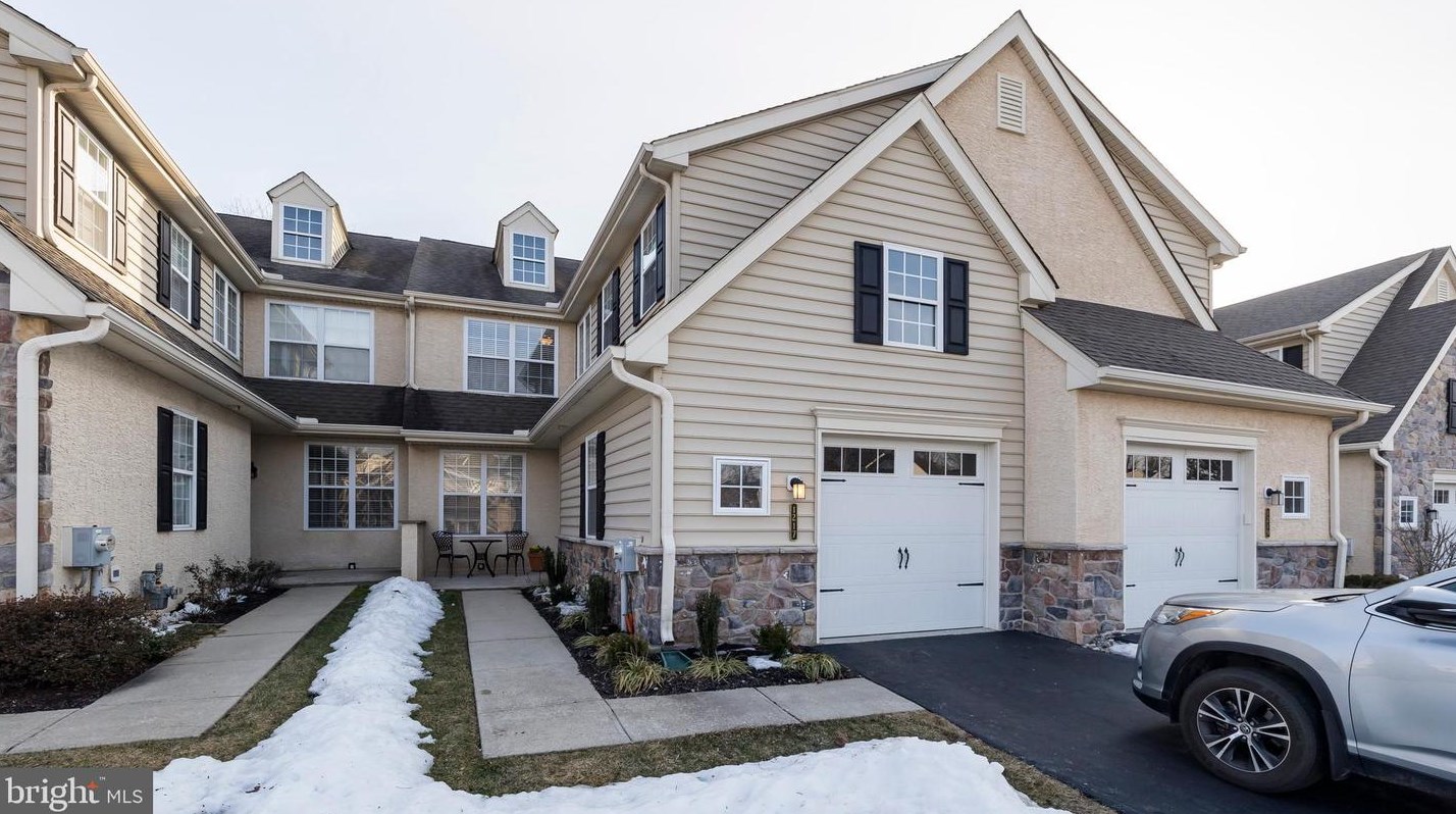 1217 Derry Ln, West Chester, PA 19380-4060