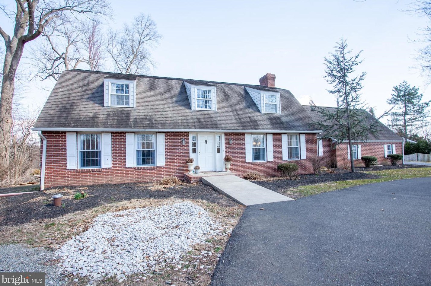 49 Eleanor Dr, Spring City, PA 19475-9673
