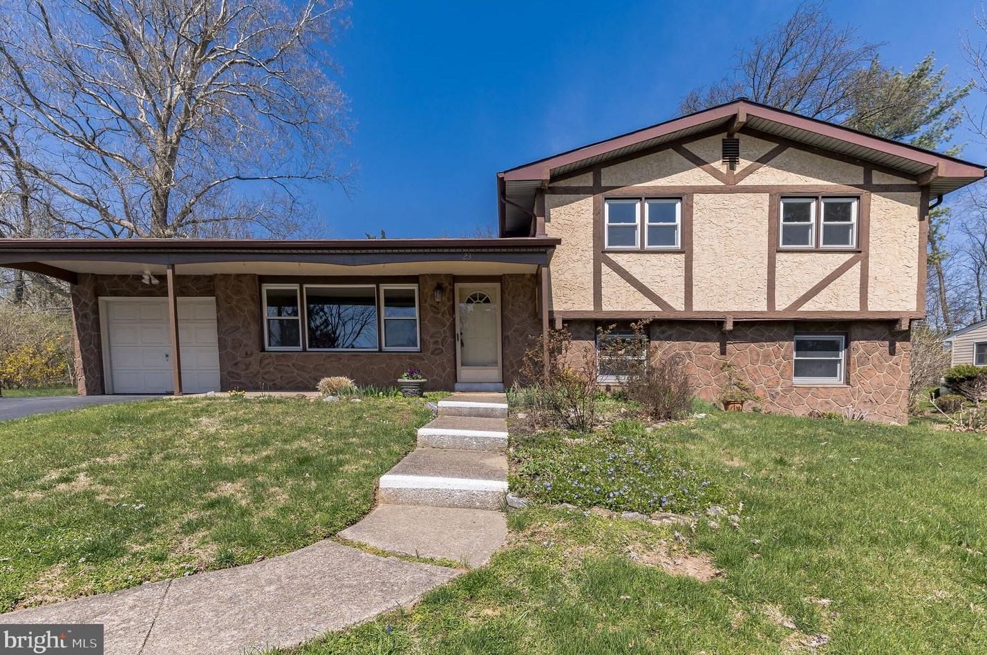 23 Wood Ln, Frazer, PA 19355-1720
