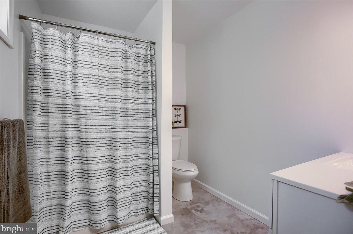 150 Modena Rd, Coatesville PA  19320-4040 exterior
