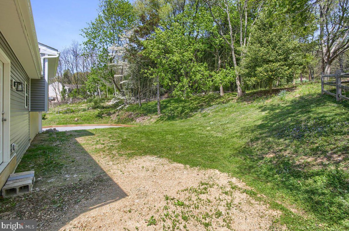 150 Modena Rd, Coatesville PA  19320-4040 exterior