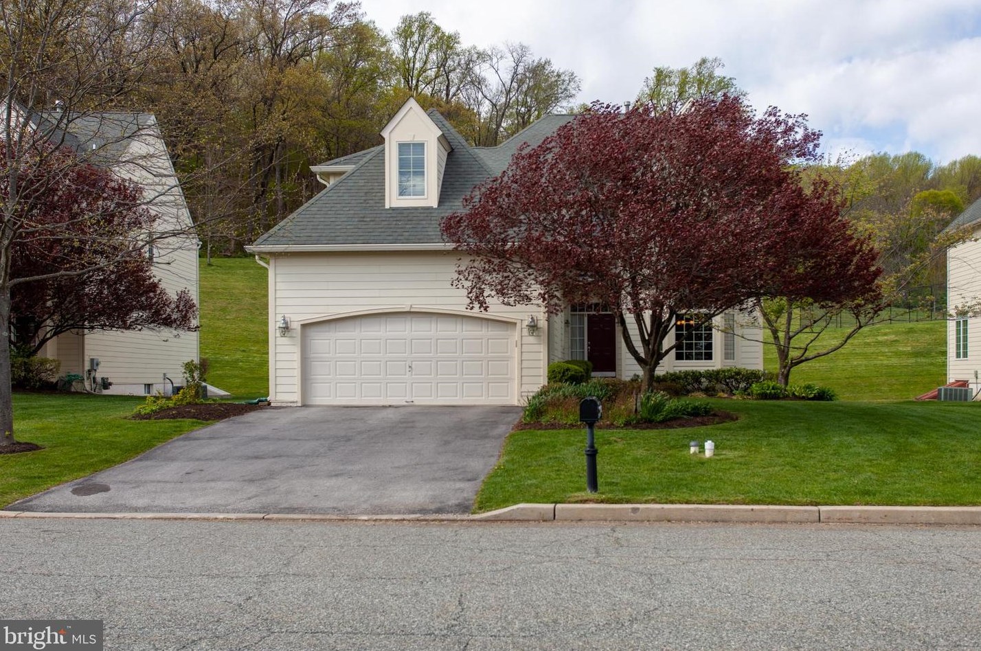 8 Clayton Ct, Exton, PA 19341-2377