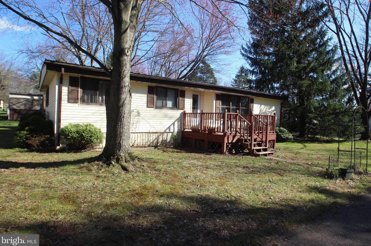 17 Maplewood Dr, Spring City, PA 19475-9625
