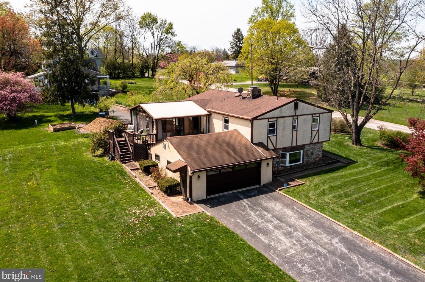 720 Pikeland Ave, Spring City PA  19475-2514 exterior