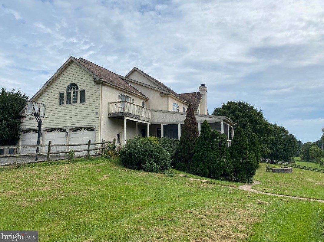 102 Hayfield Ln, Chadds Ford, PA 19317