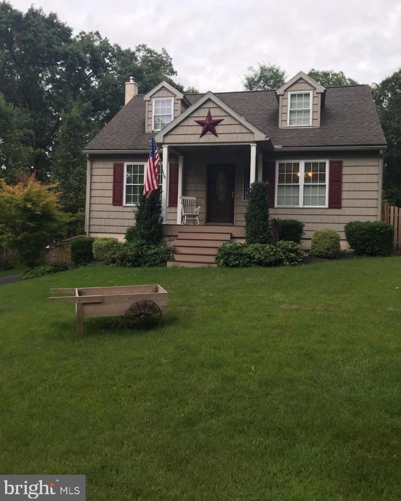 2754 Compass Rd, Honey Brook, PA 19344-1220
