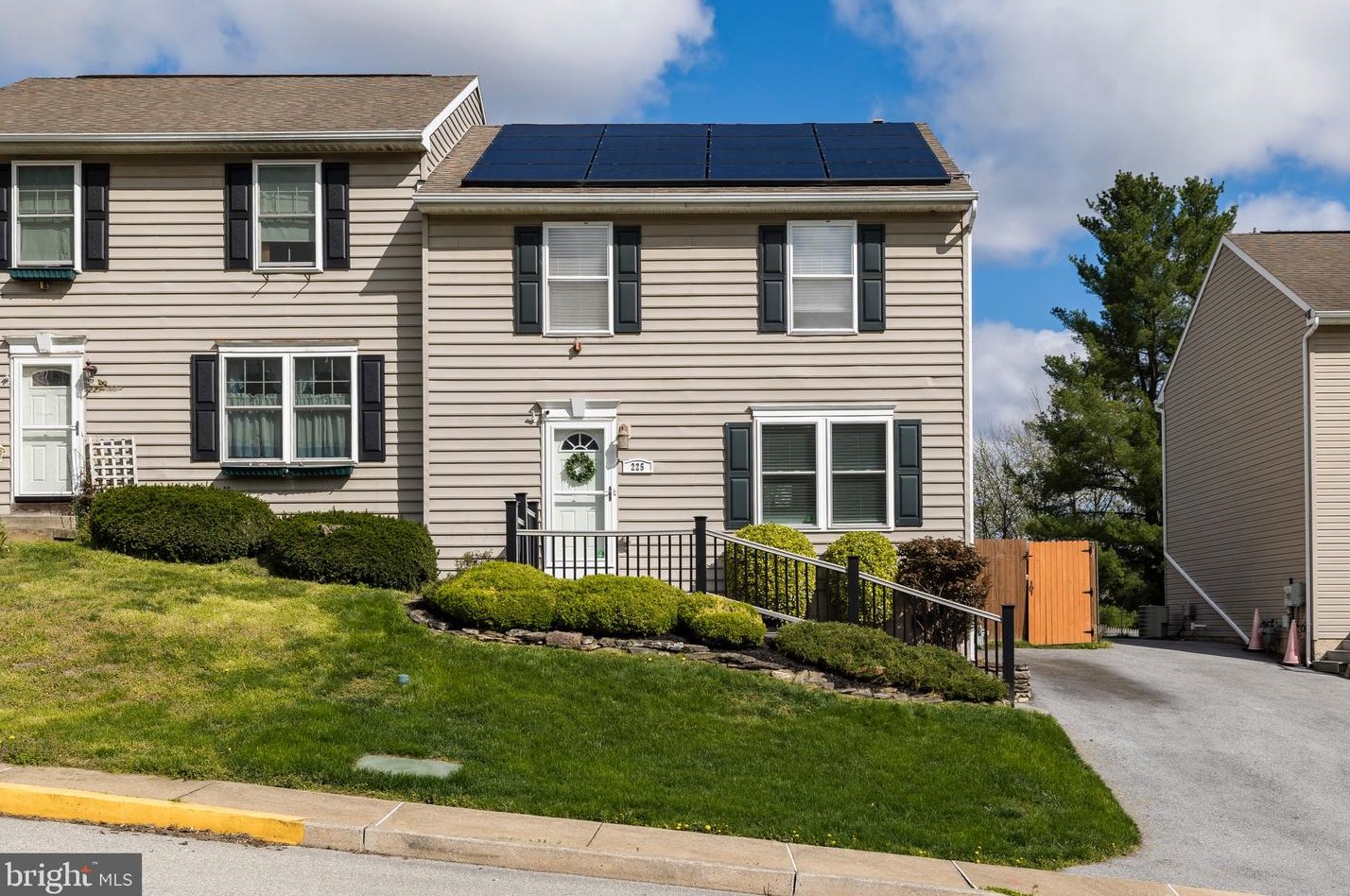 225 Talucci Dr, Downingtown, PA 19335