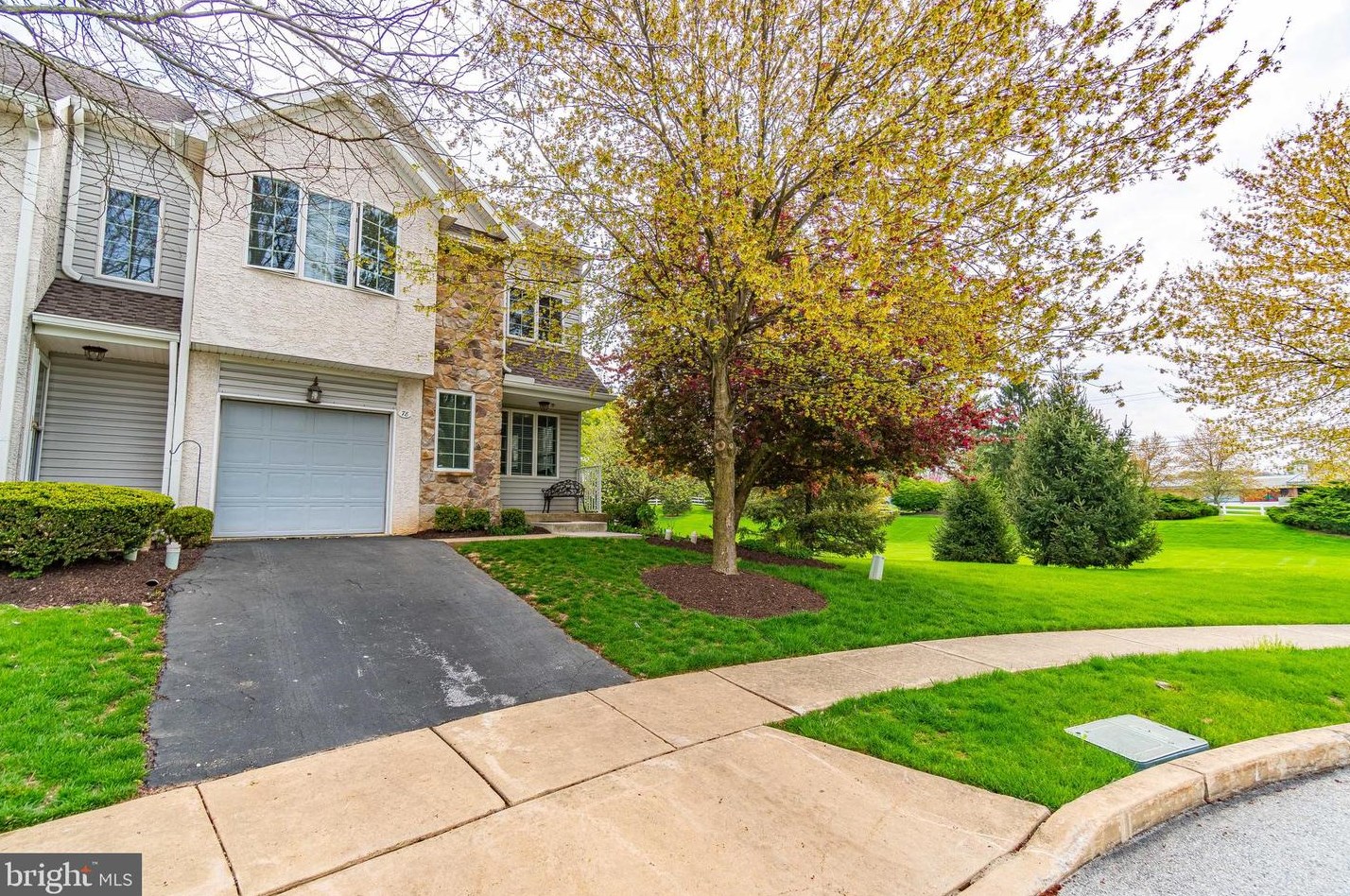 78 Buttonwood Dr, Exton, PA 19341-2062