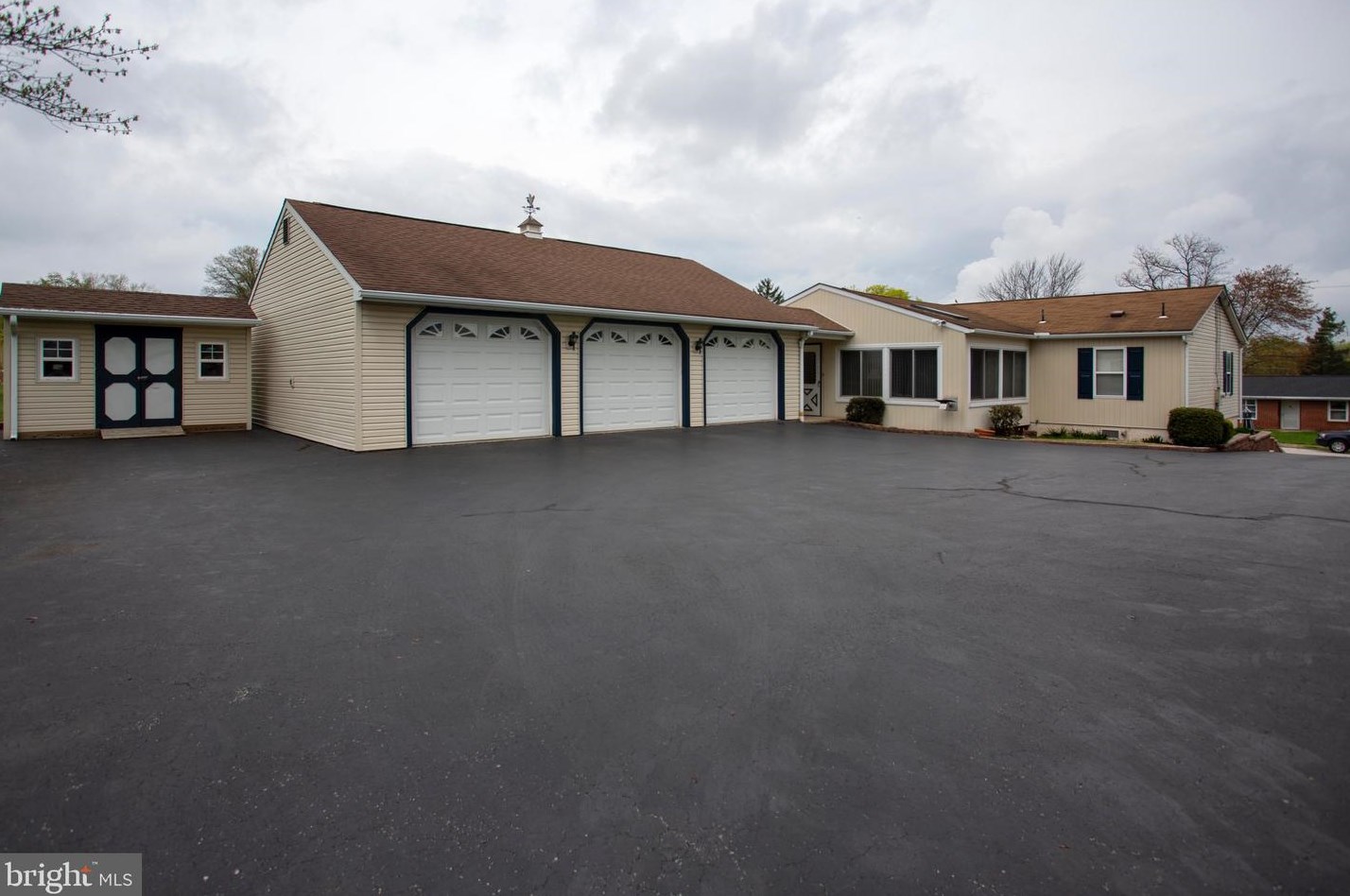 320 Ridge Ave, Spring City, PA 19475-1330