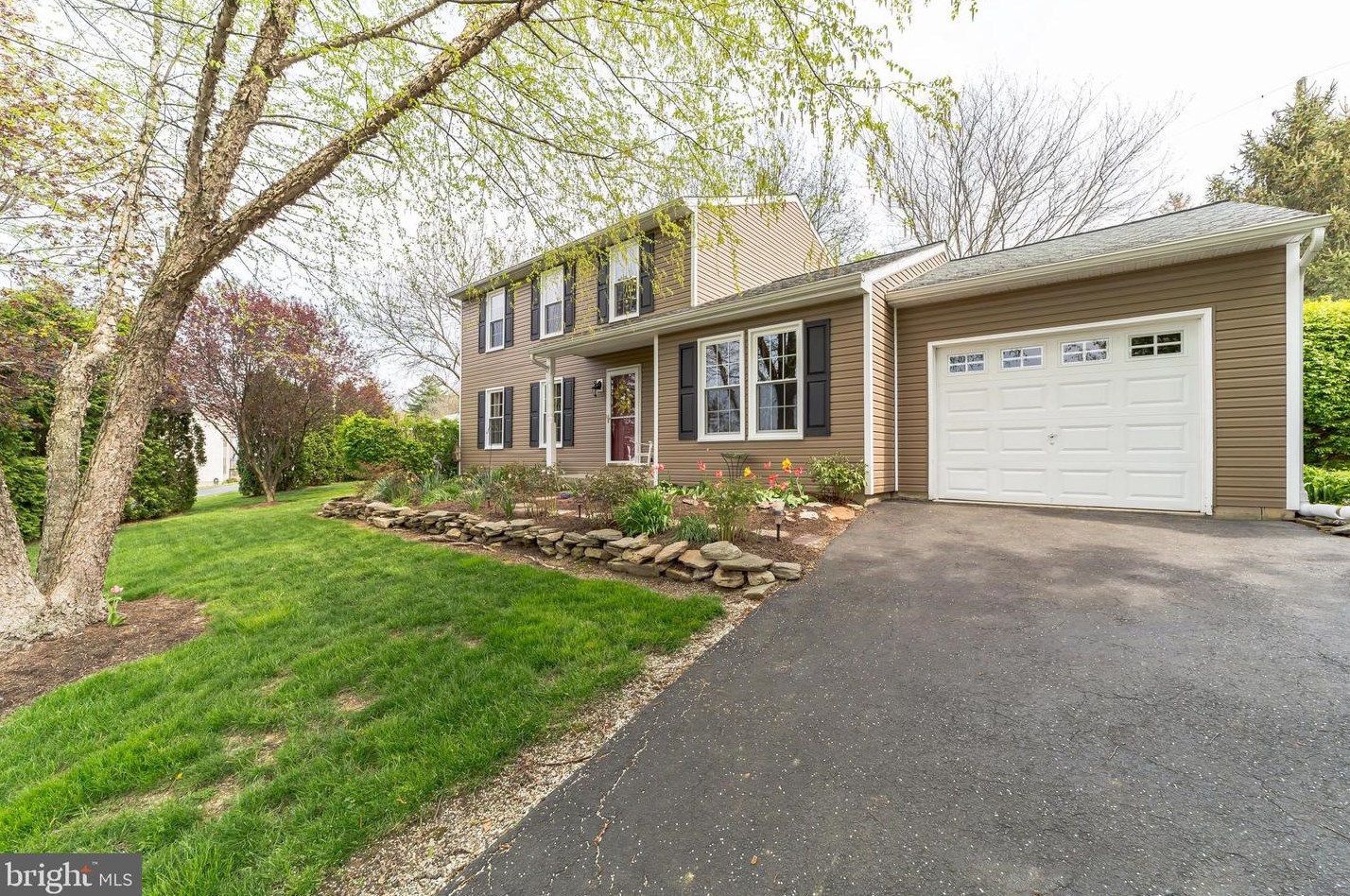 805 W Bridge St, Parkesburg, PA 19365