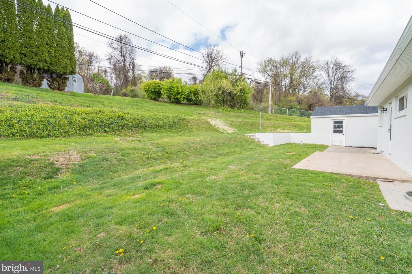 44 Penn Ave, Coatesville PA  19320-3923 exterior