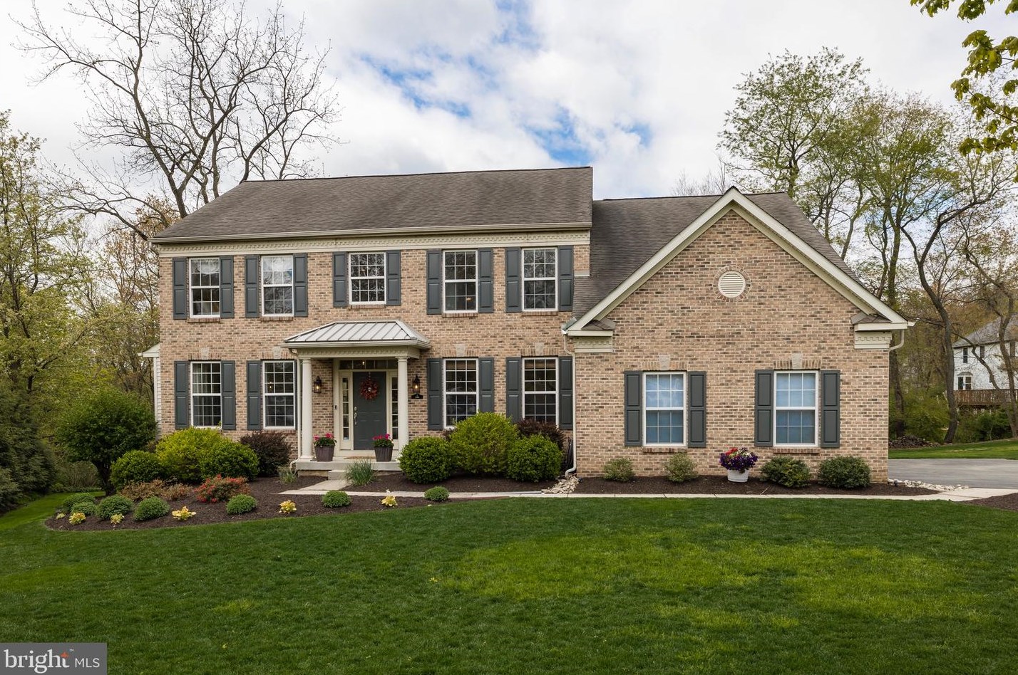 1386 Old Barn Cir, Downingtown, PA 19335