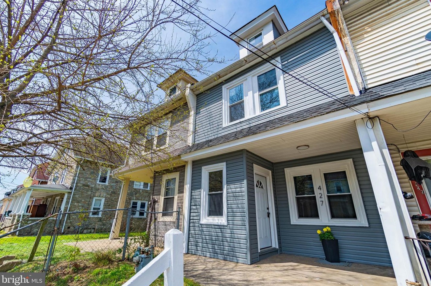 427 Maple Ave, Romansville, PA 19320-3601