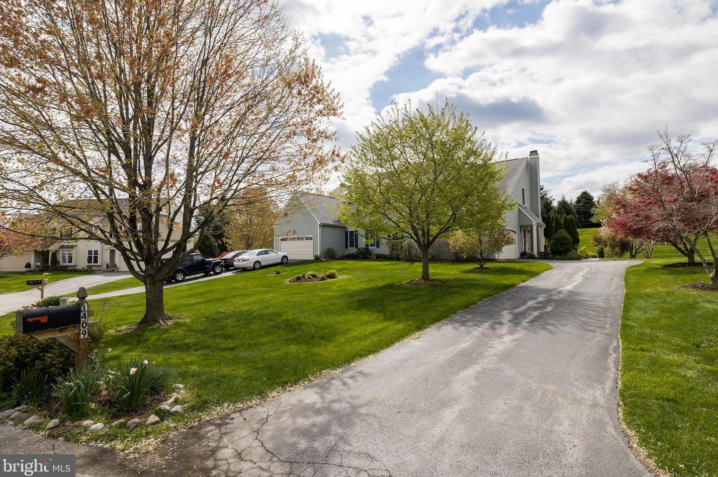 1409 Saddle Ln, Chester Springs, PA 19425-2114