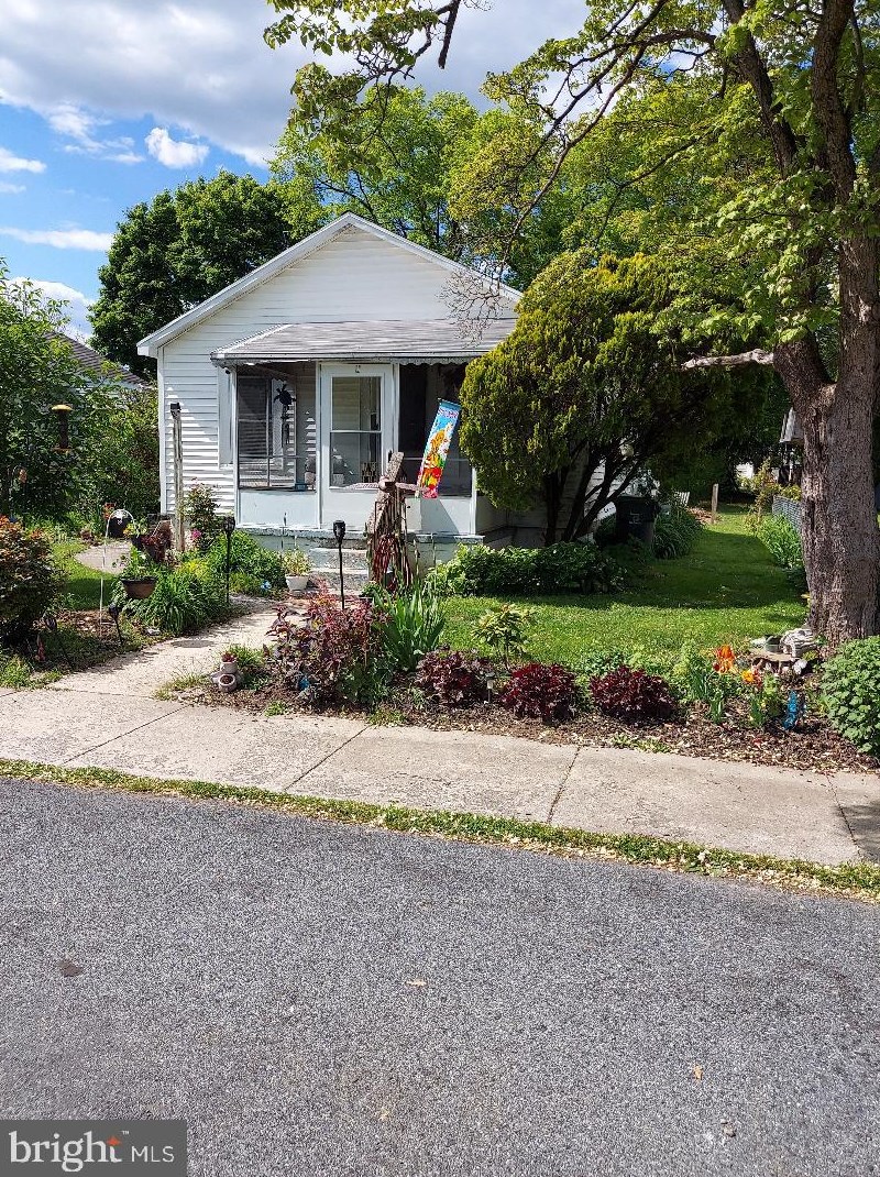 11 Parkside Ave, Downingtown, PA 19335