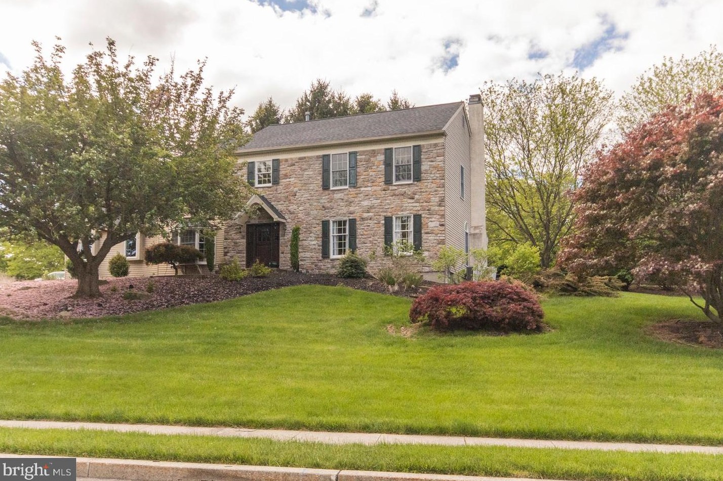 912 Victoria Ct, Downingtown, PA 19335