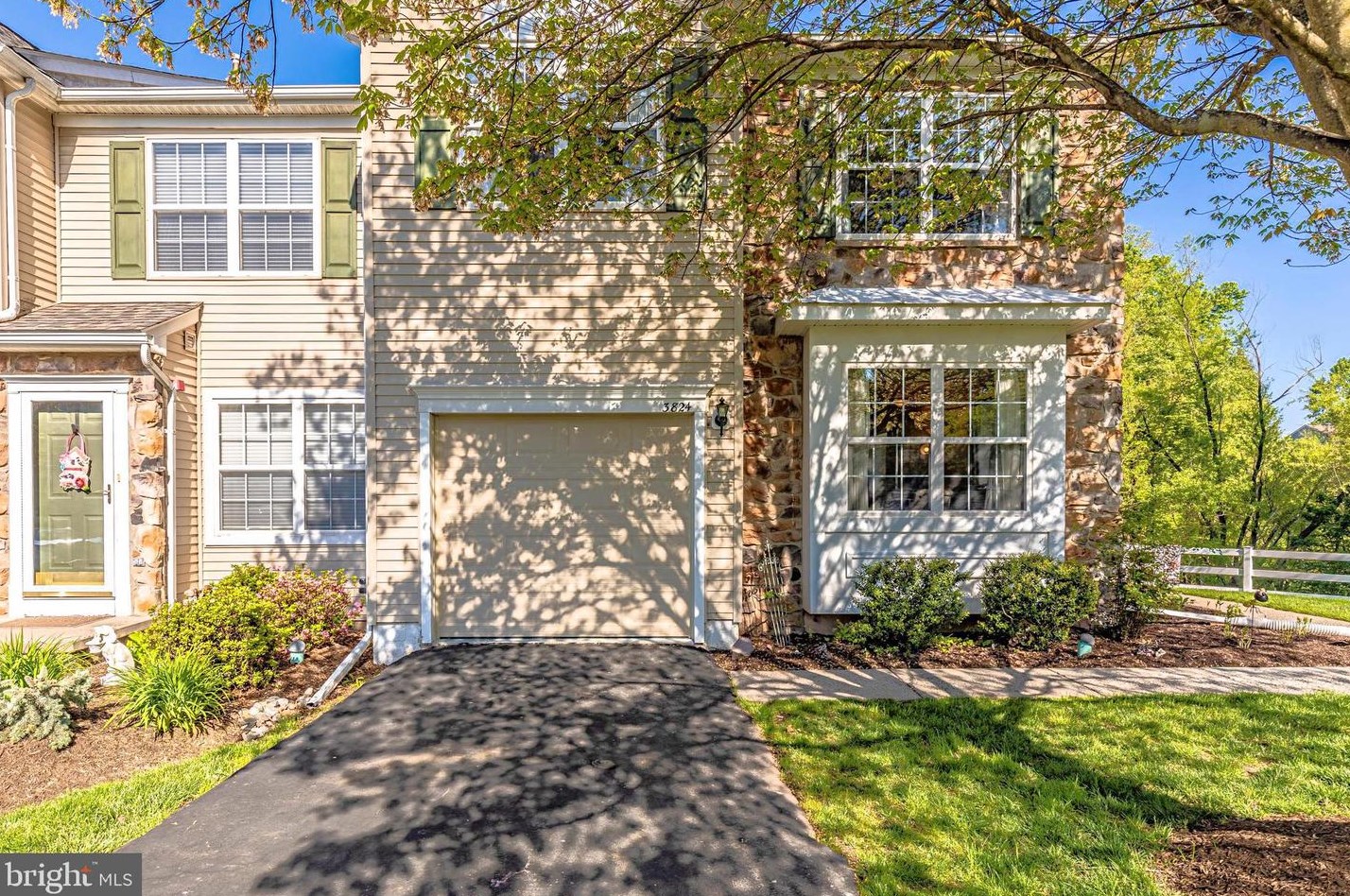 3824 Honey Locust Dr, Phoenixville, PA 19460
