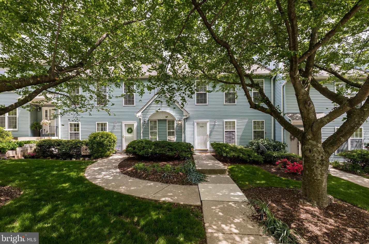 1006 Roundhouse Ct, West Chester, PA 19380-1704