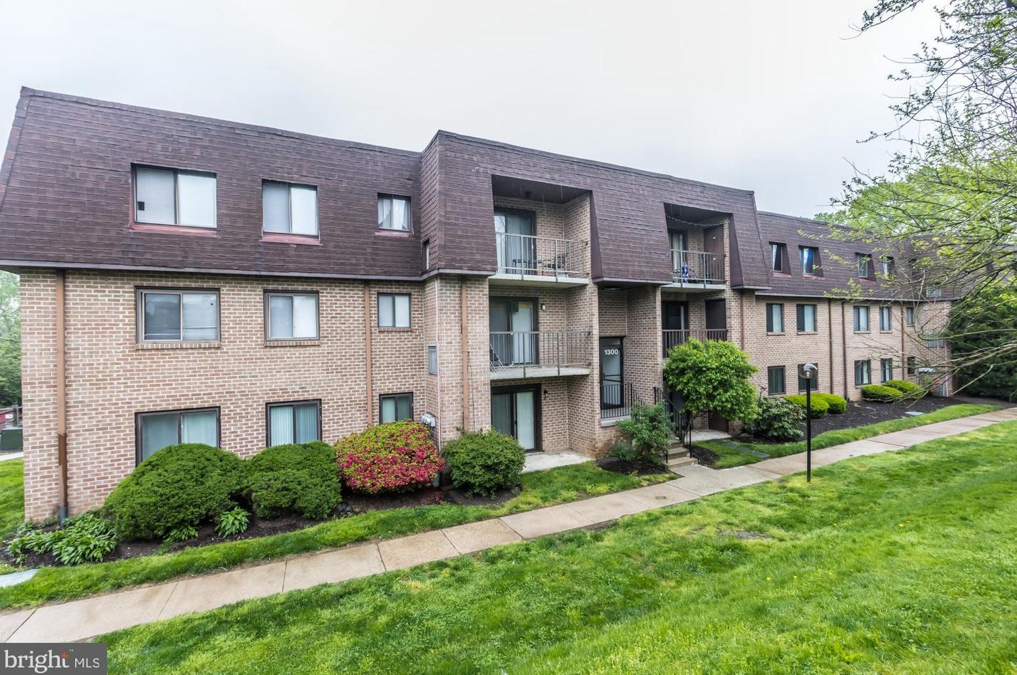 1311 Valley Dr, West Chester, PA 19382-6496