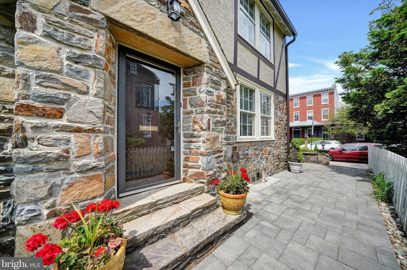 236 Miner St, West Chester, PA 19382-2925