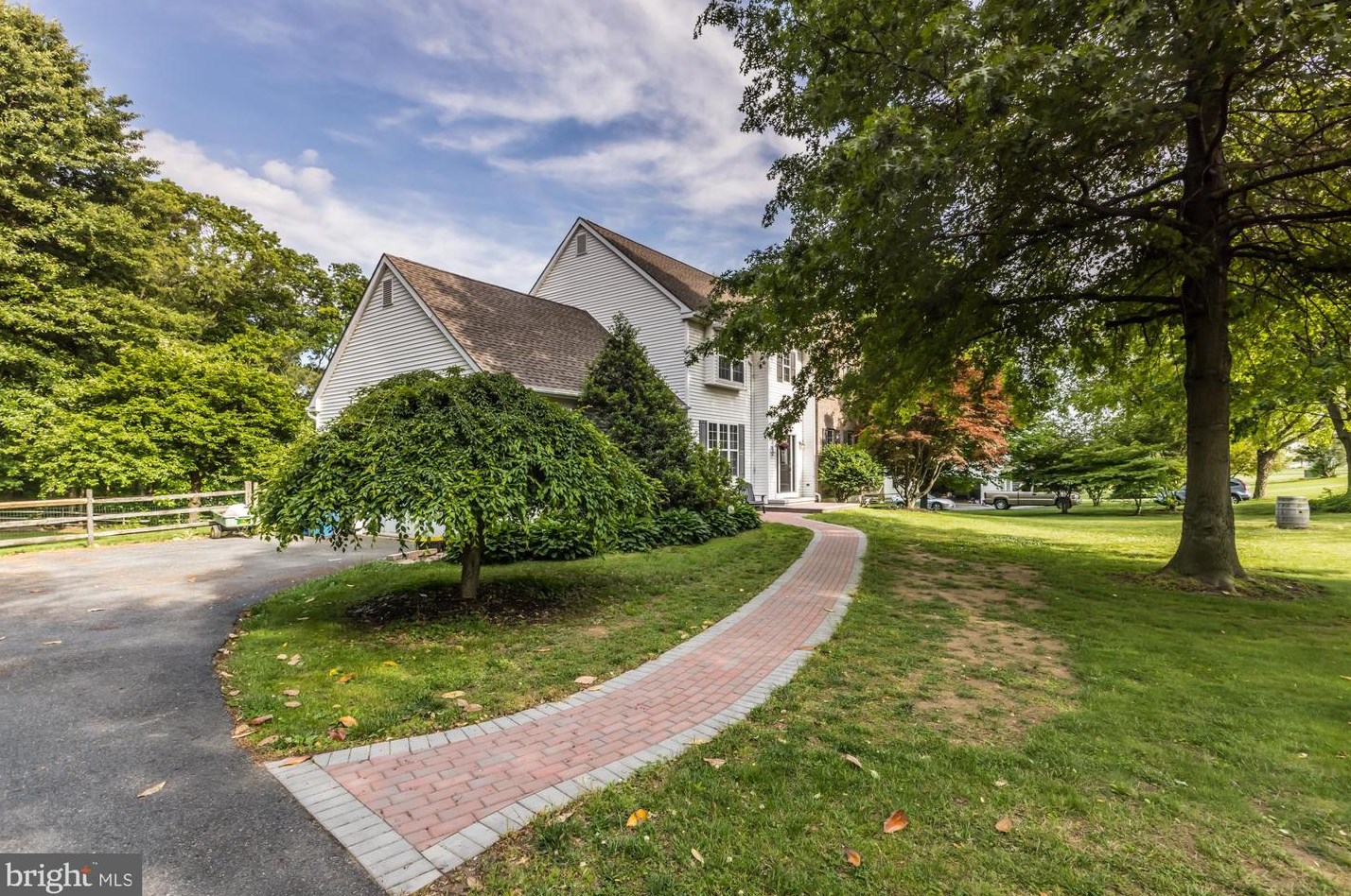 22 Morningmist Ln, Oxford, PA 19363-4315