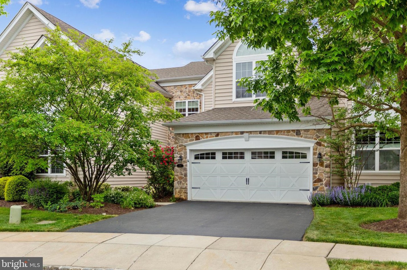 104 Woodledge Ln, Exton, PA 19341-2089