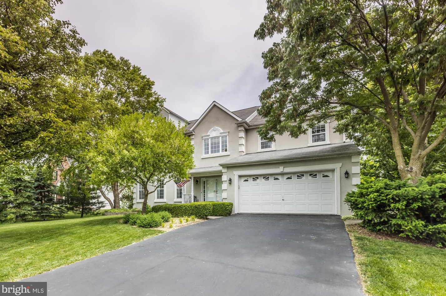 202 Belgian Dr, Spring City, PA 19475-2621