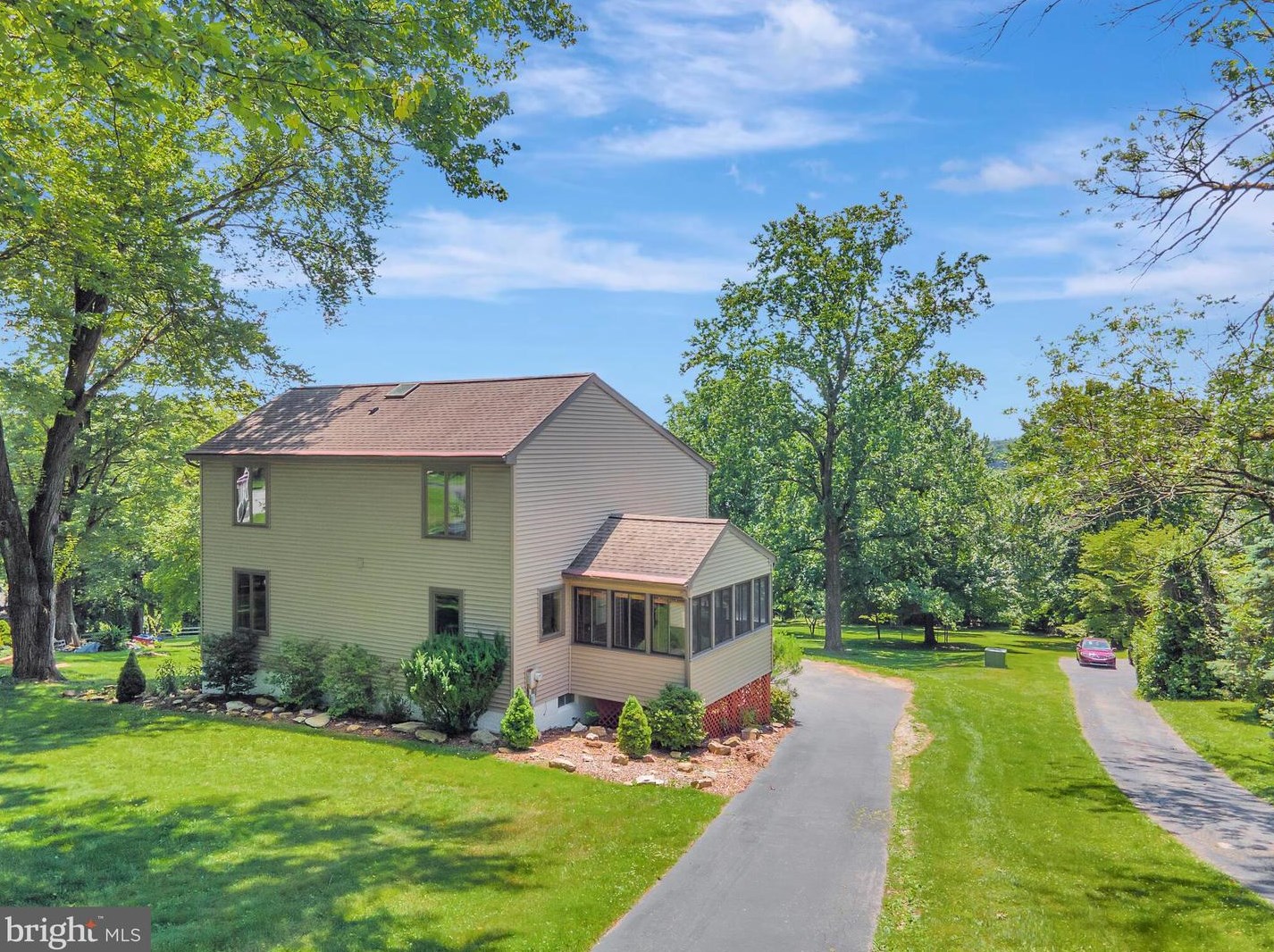 806 Barley Sheaf Rd, Romansville, PA 19320-2216