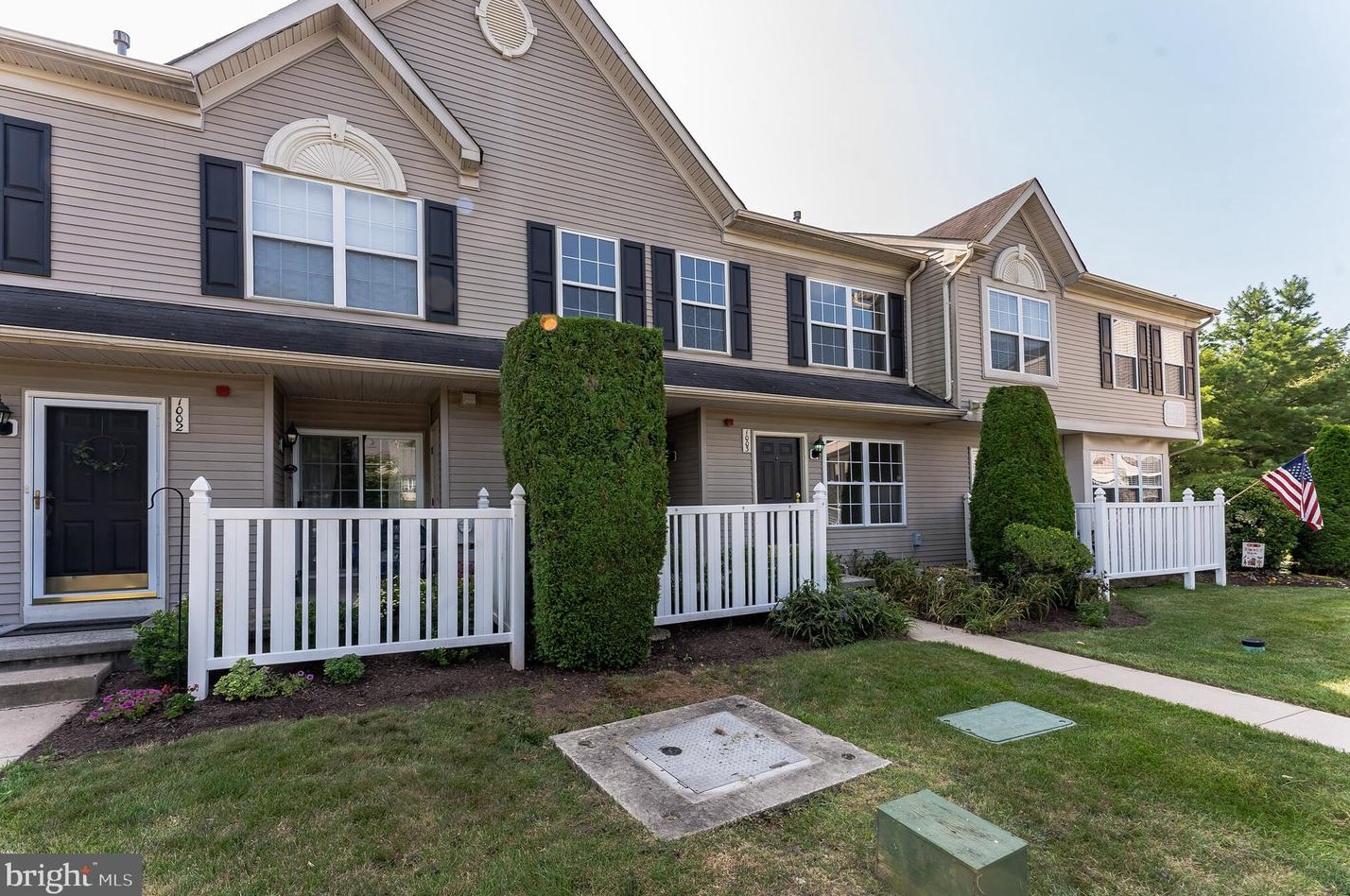1003 Cherry Wood Ct, Phoenixville, PA 19460