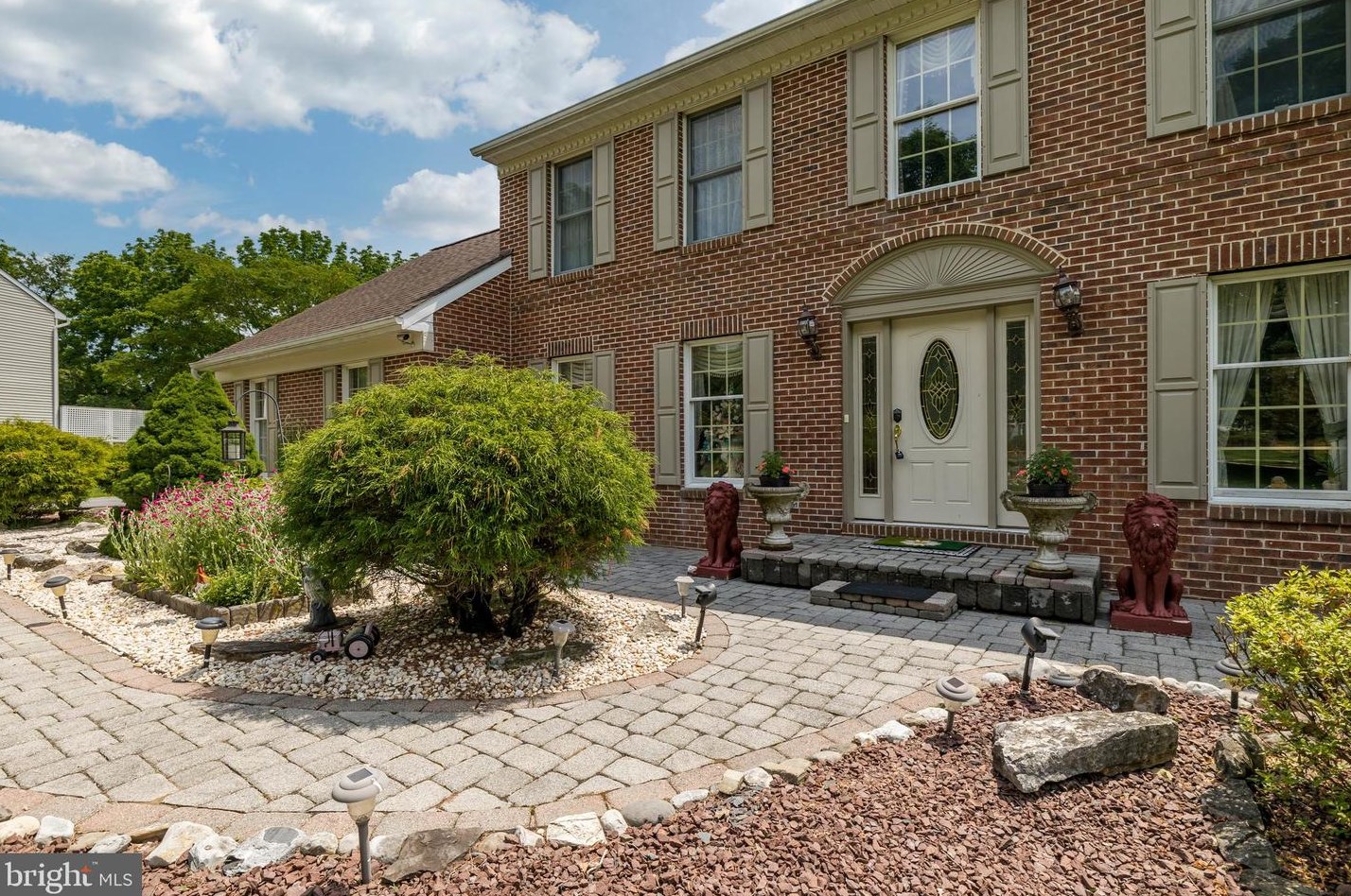 305 Tapestry Cir, Exton, PA 19341-2087
