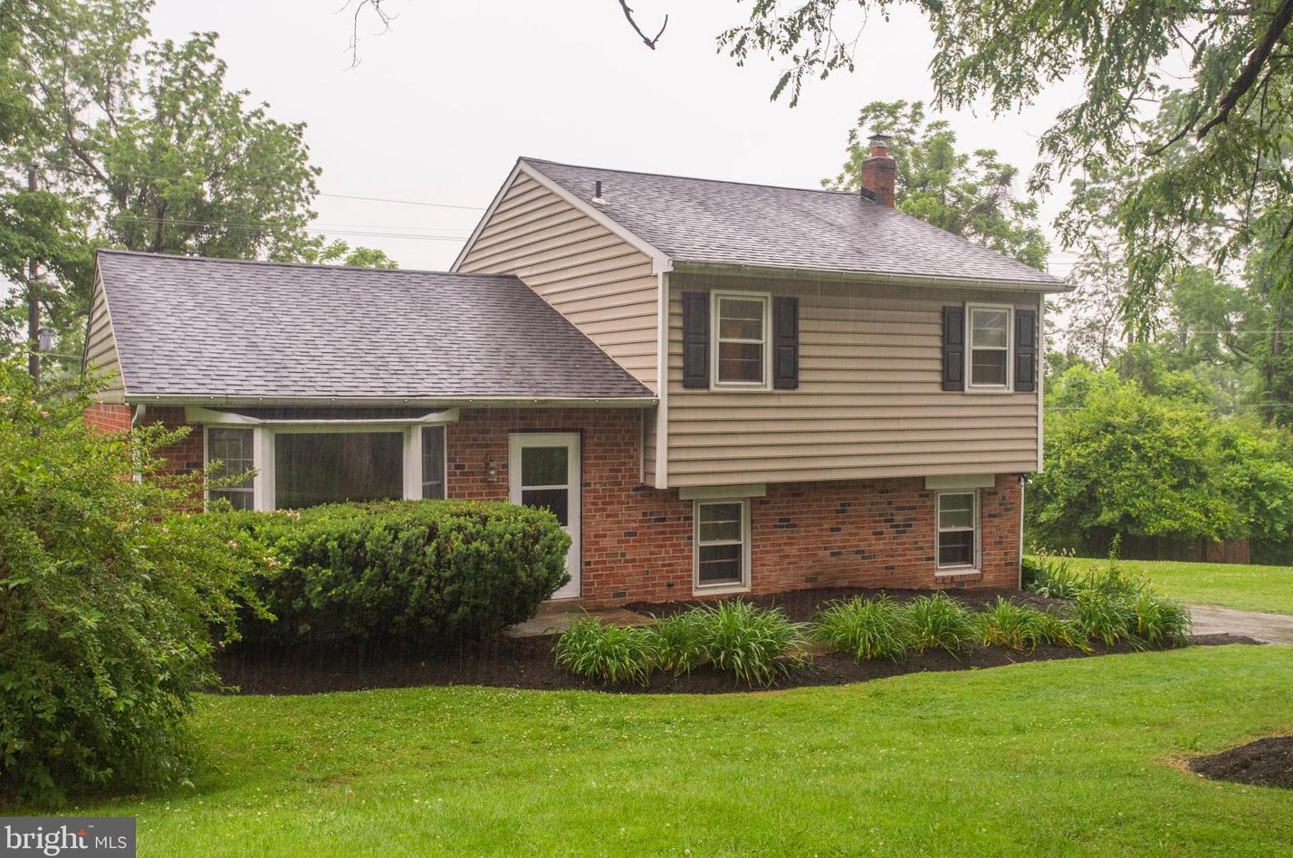 33 Village Way, Frazer, PA 19355-2114