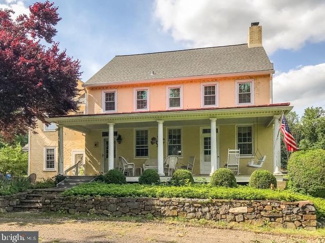 299 Brandywine Dr, West Chester, PA 19382-6704