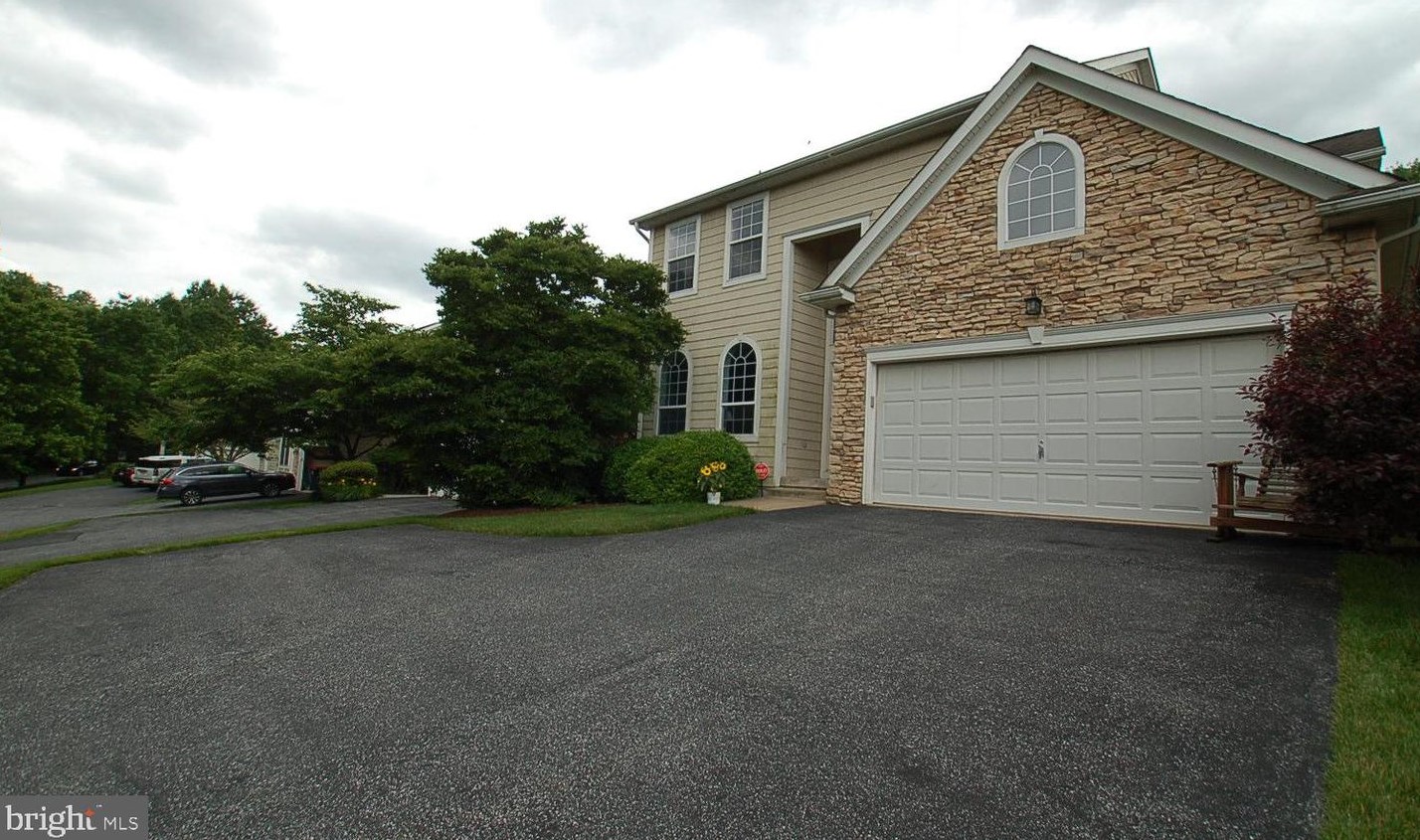107 Berkshire Ln, Avondale, PA 19311