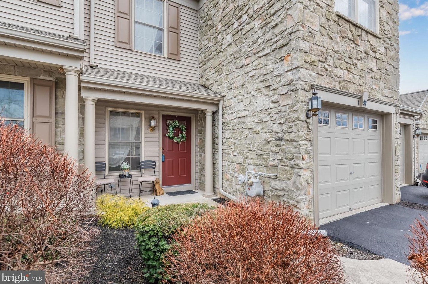 1905 Limestone Dr, Hummelstown, PA 17036