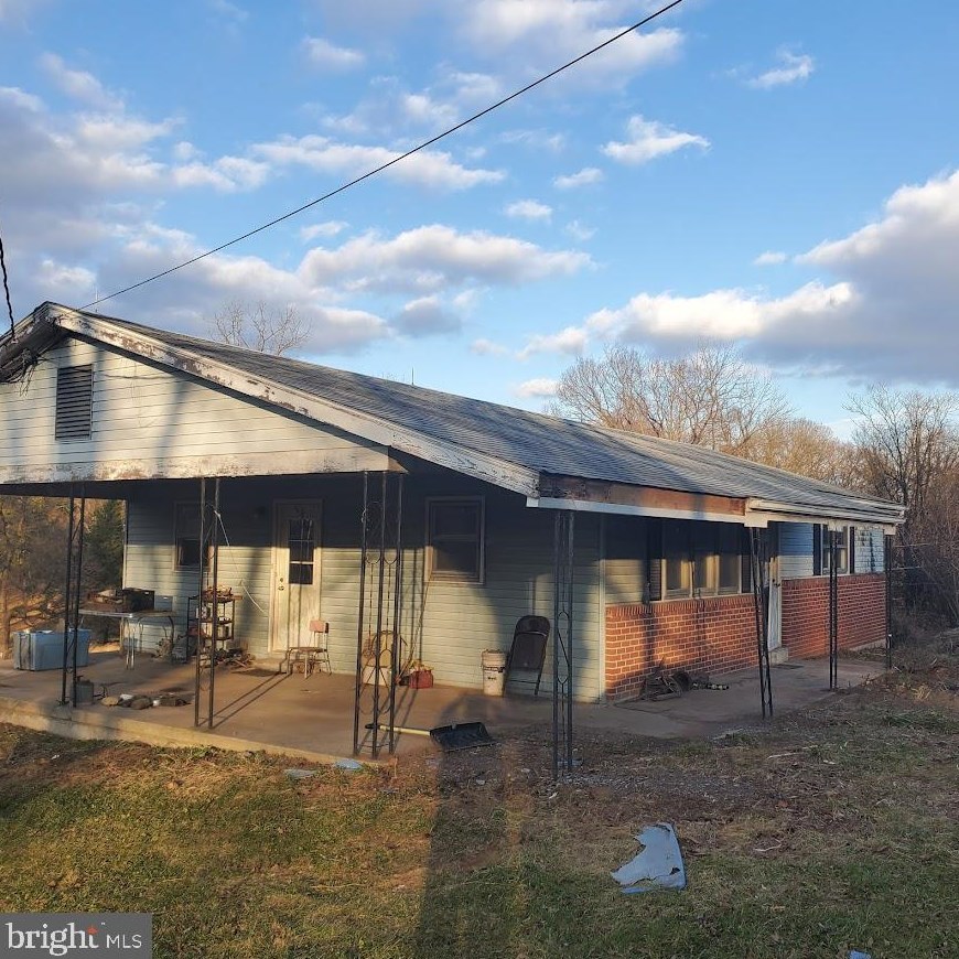7 Floyd Dr, Hbg Inter Airp, PA 17057-3008